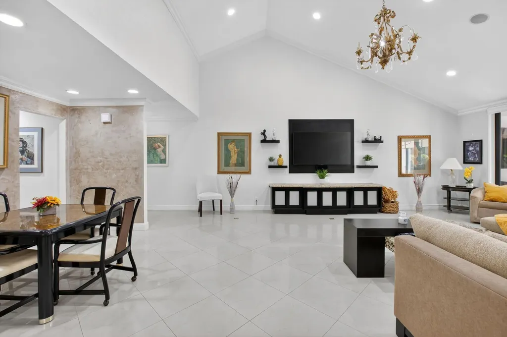 19950 Sawgrass Lane Boca Raton FL 33434