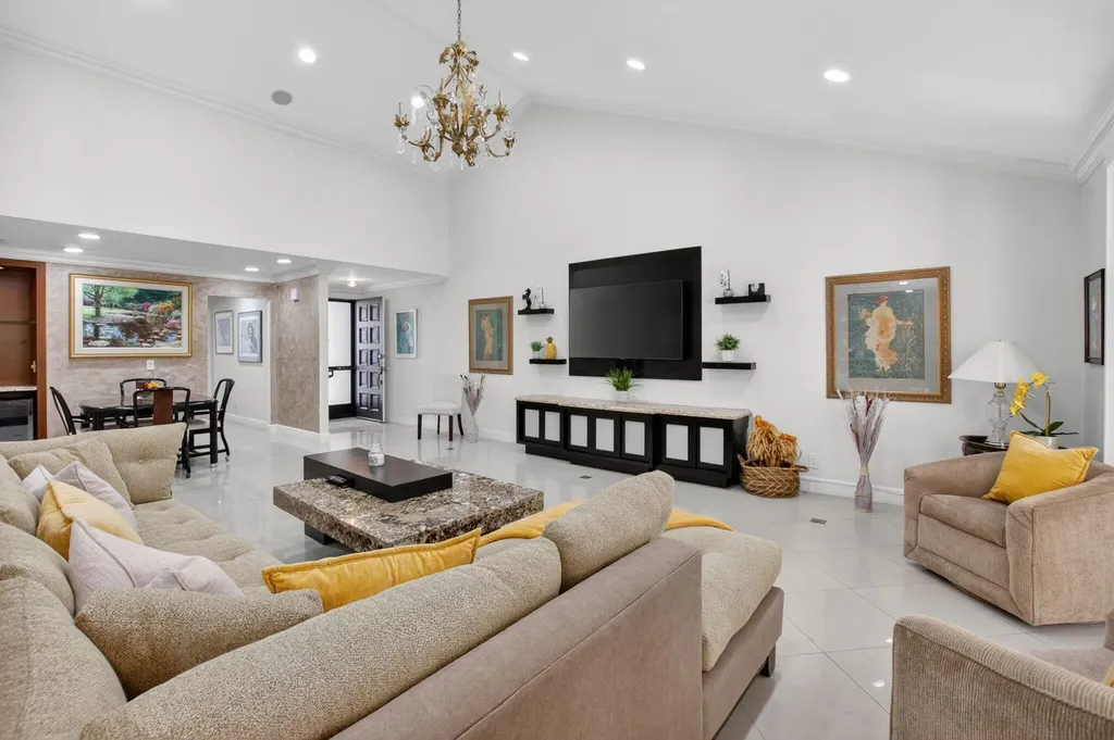 19950 Sawgrass Lane Boca Raton FL 33434