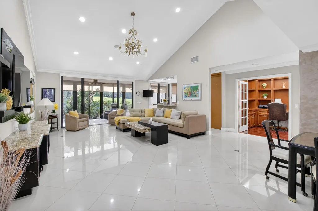 19950 Sawgrass Lane Boca Raton FL 33434