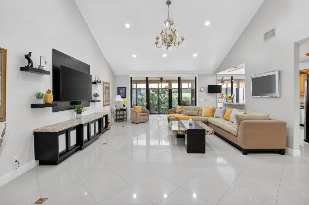 19950 Sawgrass Lane Boca Raton FL 33434