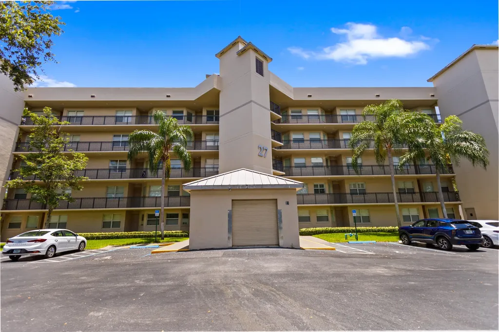 27 Royal Palm Way Boca Raton FL 33432