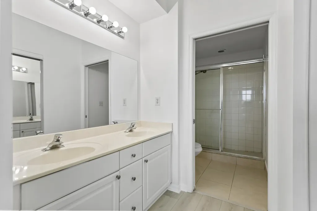 27 Royal Palm Way Boca Raton FL 33432