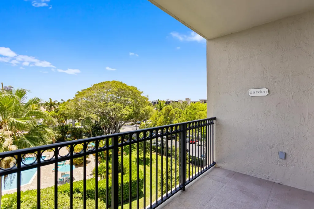 27 Royal Palm Way Boca Raton FL 33432