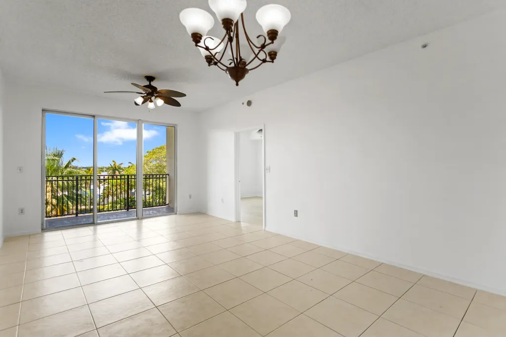 27 Royal Palm Way Boca Raton FL 33432