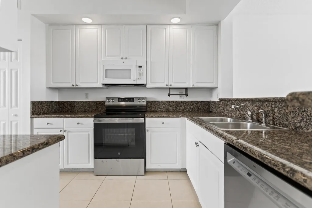 27 Royal Palm Way Boca Raton FL 33432