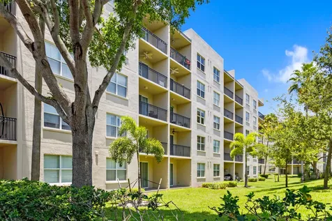 27 Royal Palm Way Boca Raton FL 33432