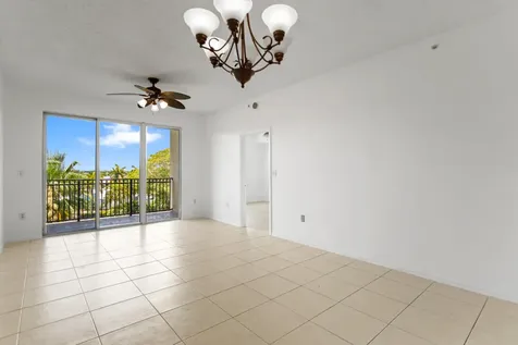 27 Royal Palm Way Boca Raton FL 33432