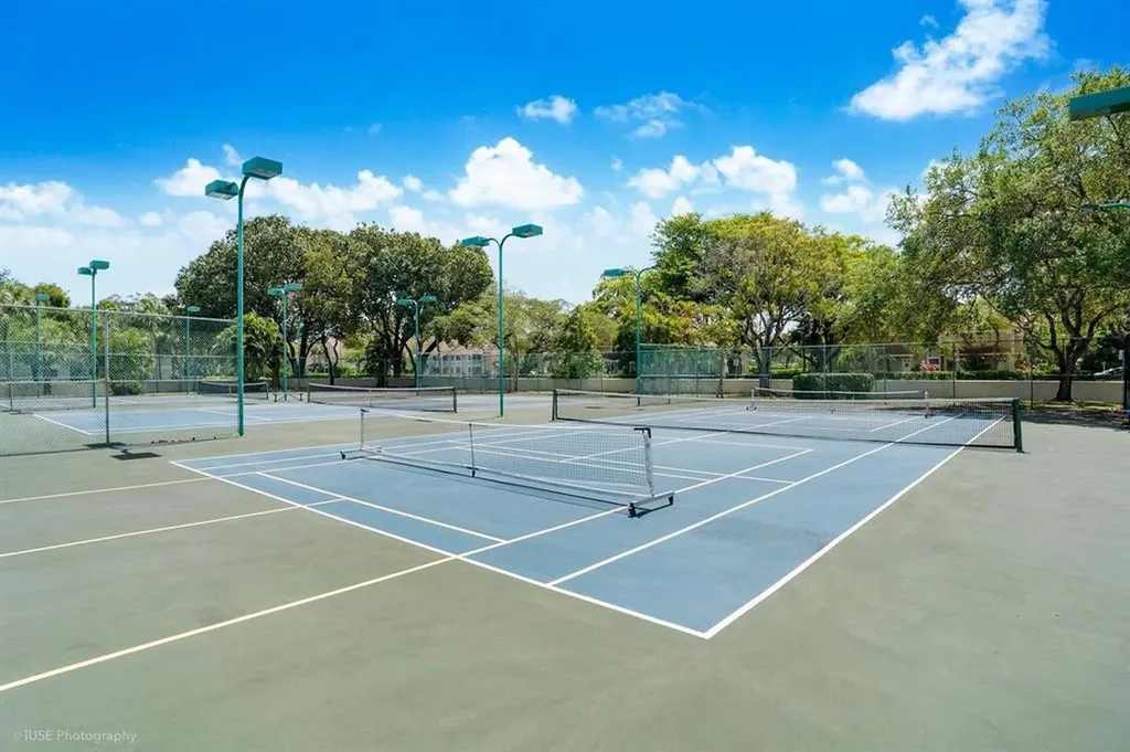 606 Gardens Drive Pompano Beach FL 33069