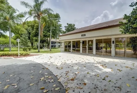 606 Gardens Drive Pompano Beach FL 33069