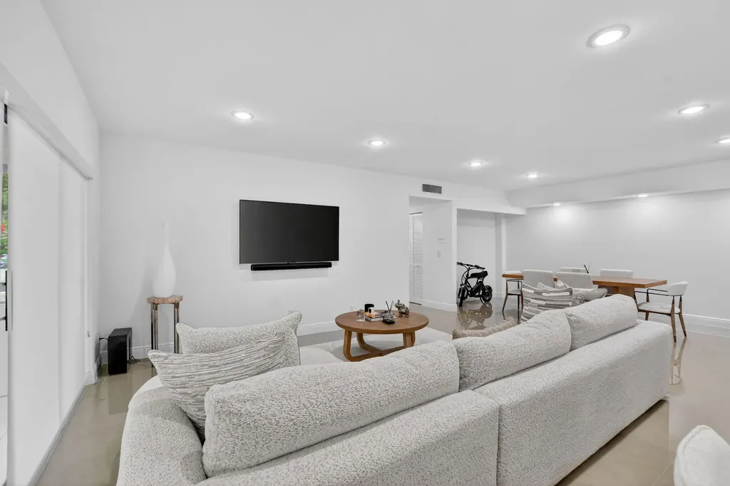 6335 Longboat Lane W Boca Raton FL 33433