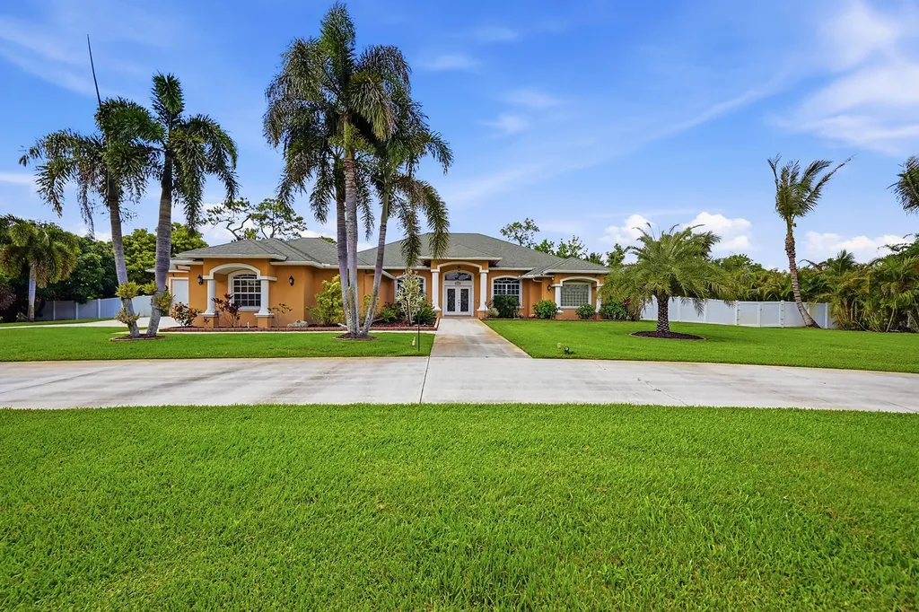 14310 N 85th Road Road N The Acreage FL 33470