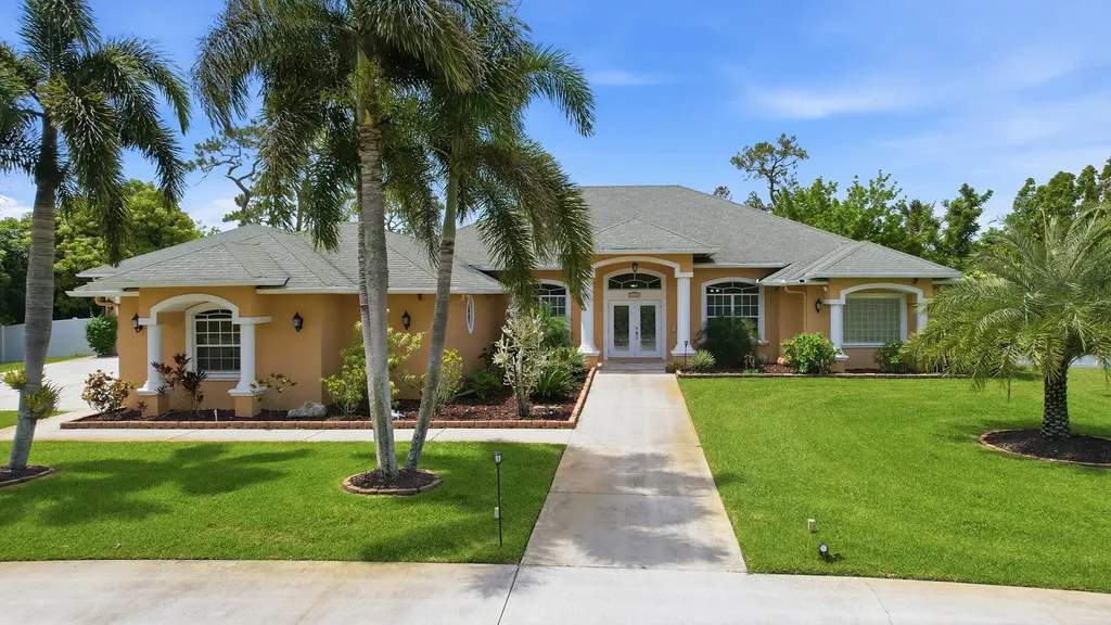 14310 N 85th Road Road N The Acreage FL 33470