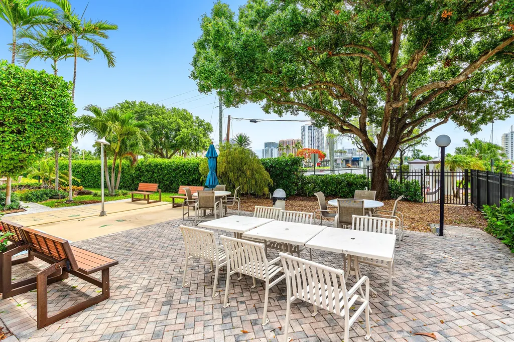 2500 E Las Olas Boulevard Fort Lauderdale FL 33301