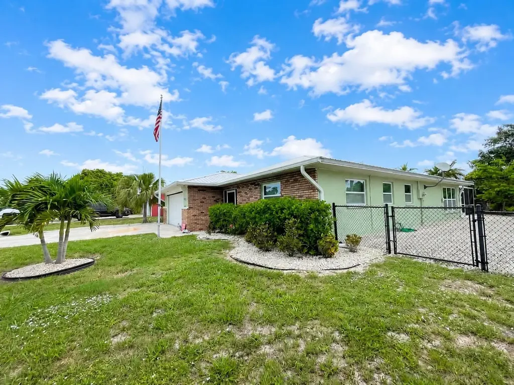 15804 Missouri Street Bokeelia FL 33922
