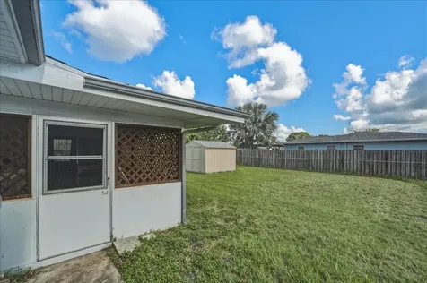 107 SE Selva Court Port St Lucie FL 34983