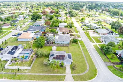 107 SE Selva Court Port St Lucie FL 34983