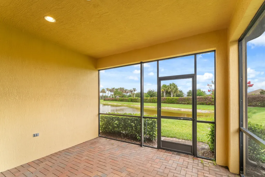 12784 SW Lake Fern Port St Lucie FL 34987