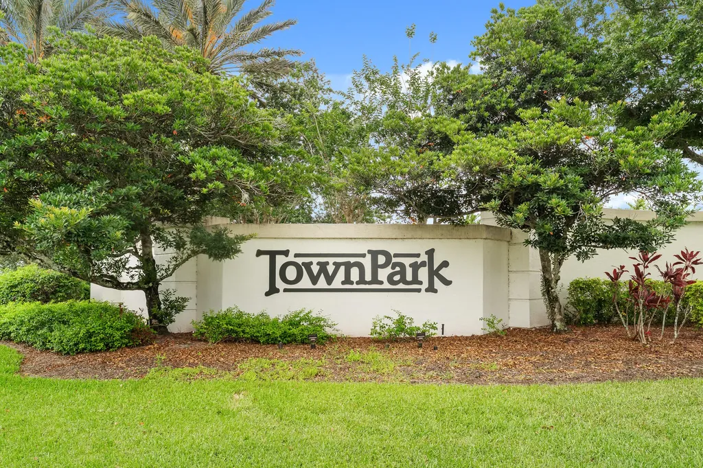 12784 SW Lake Fern Port St Lucie FL 34987