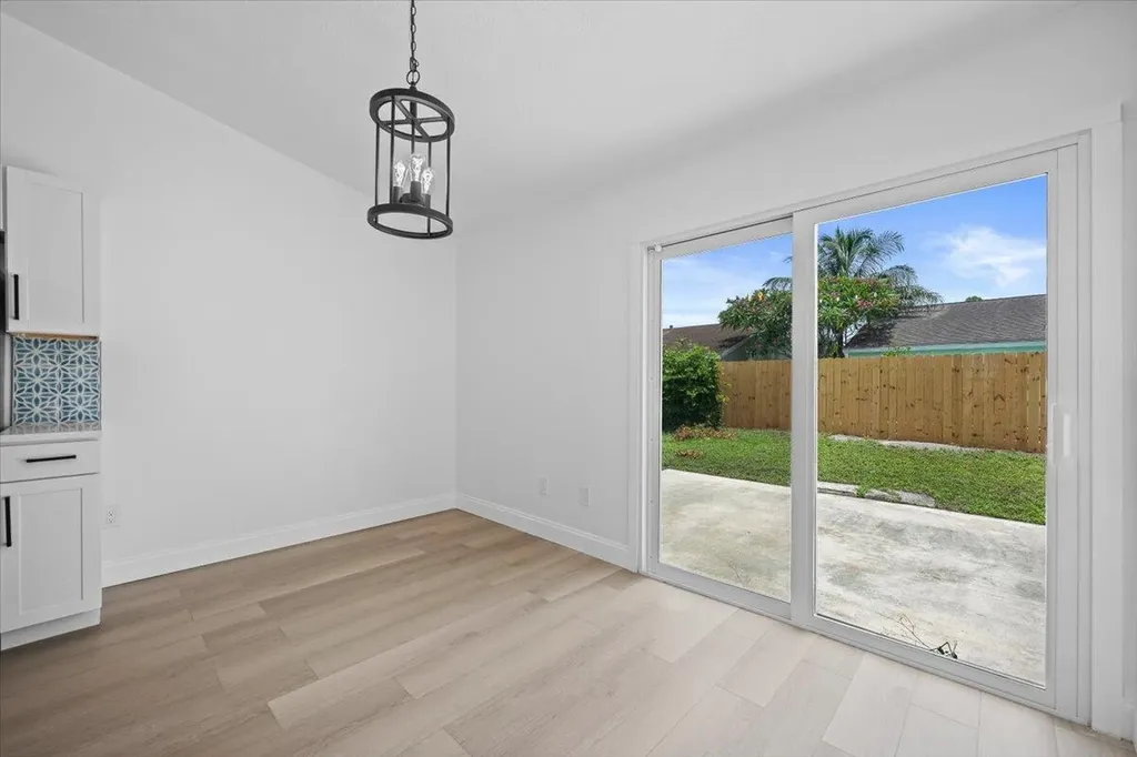 5082 Dalewood Lane Lake Worth FL 33467