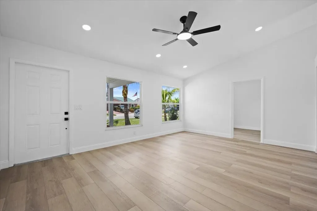 5082 Dalewood Lane Lake Worth FL 33467