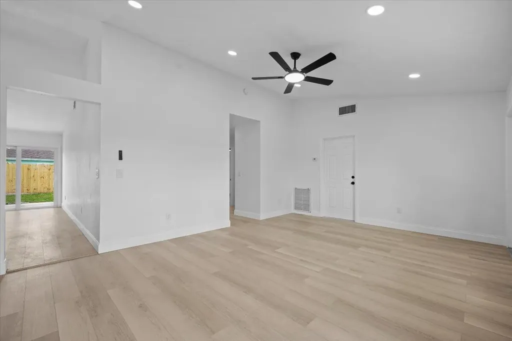 5082 Dalewood Lane Lake Worth FL 33467