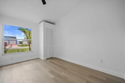 5082 Dalewood Lane Lake Worth FL 33467