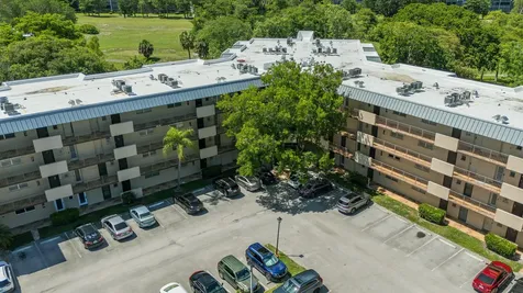6061 N Falls Circle Lauderhill FL 33319
