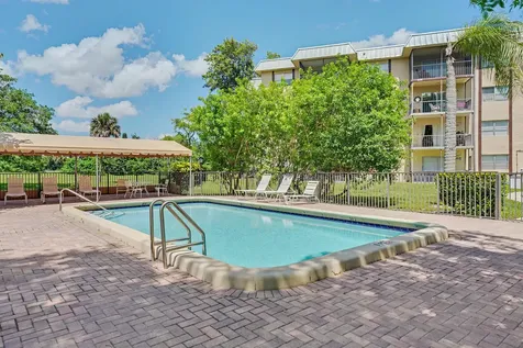 6061 N Falls Circle Lauderhill FL 33319