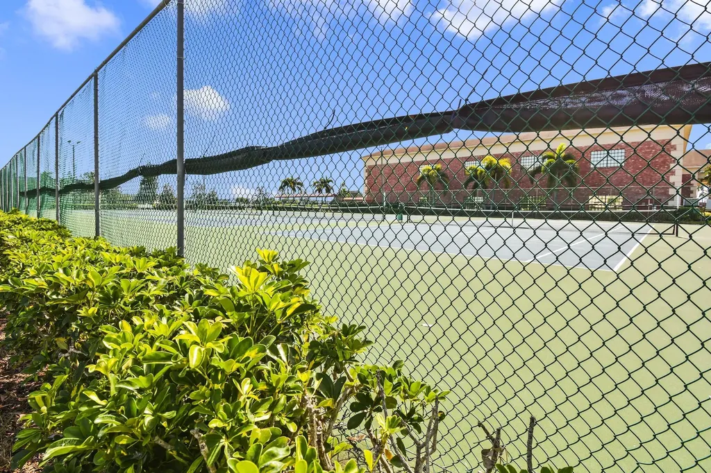 4047 Lincoln Boca Raton FL 33434