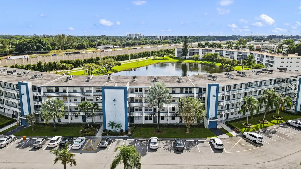 4047 Lincoln Boca Raton FL 33434