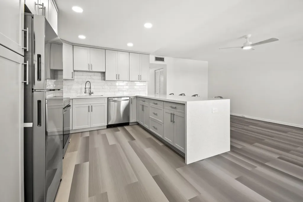 4047 Lincoln Boca Raton FL 33434