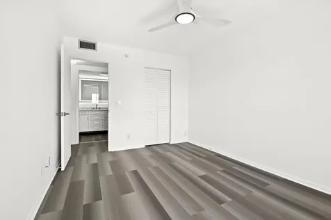 4047 Lincoln Boca Raton FL 33434