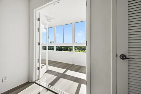 4047 Lincoln Boca Raton FL 33434