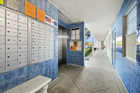 4047 Lincoln Boca Raton FL 33434