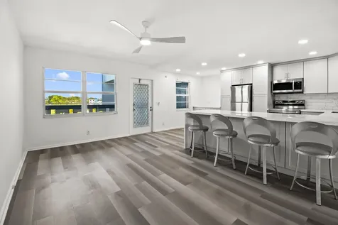 4047 Lincoln Boca Raton FL 33434