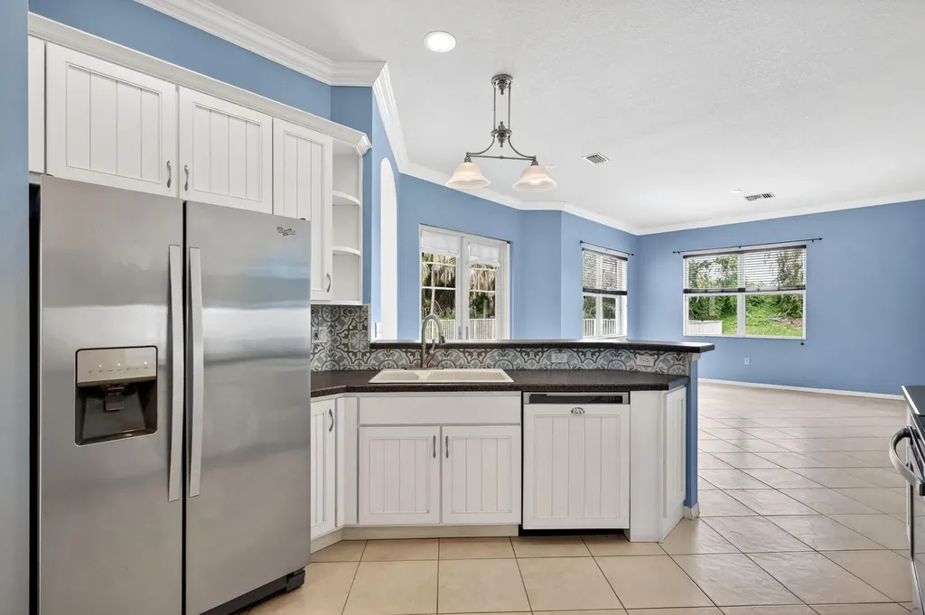 505 SW Lake Manatee Way Port St Lucie FL 34986