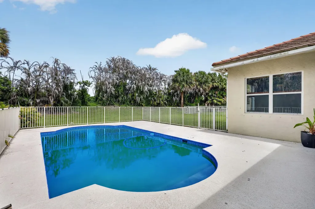 505 SW Lake Manatee Way Port St Lucie FL 34986