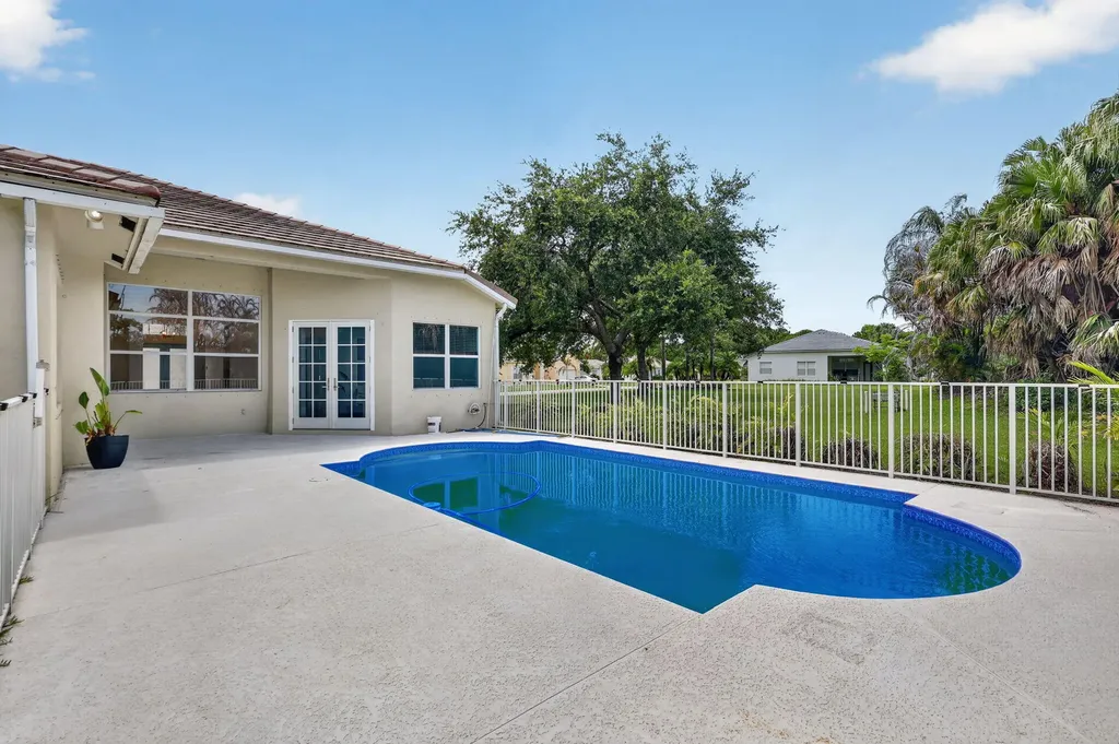 505 SW Lake Manatee Way Port St Lucie FL 34986
