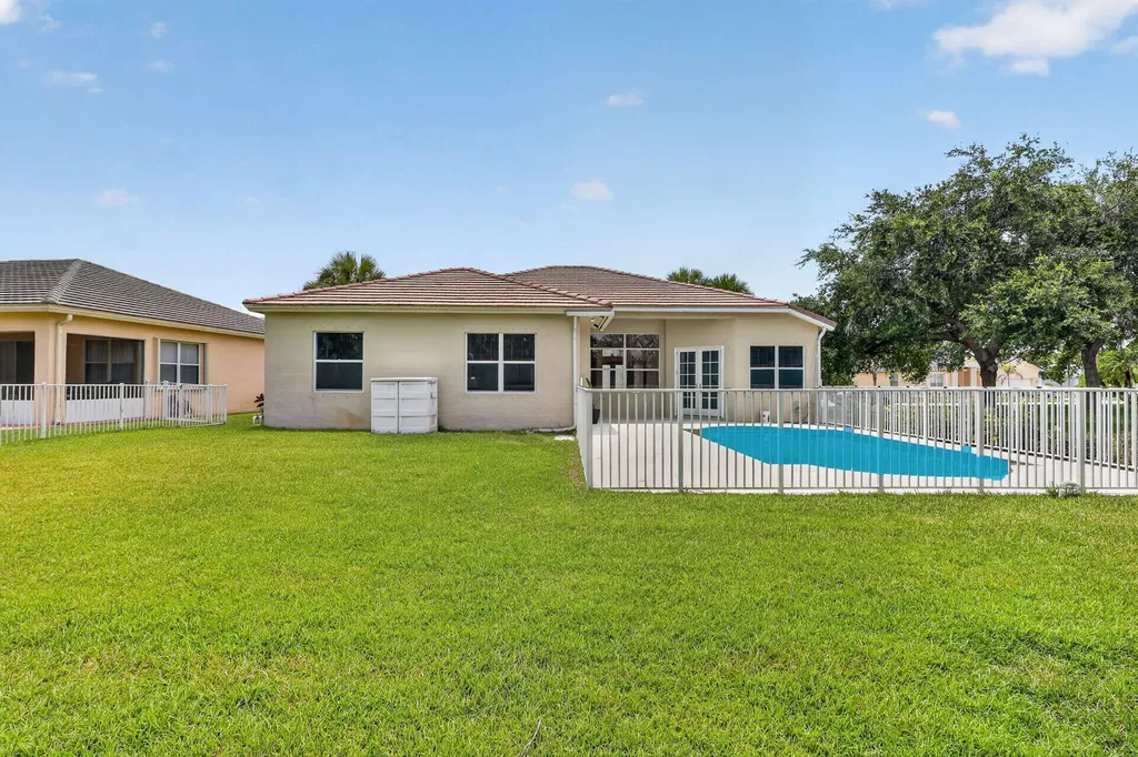 505 SW Lake Manatee Way Port St Lucie FL 34986