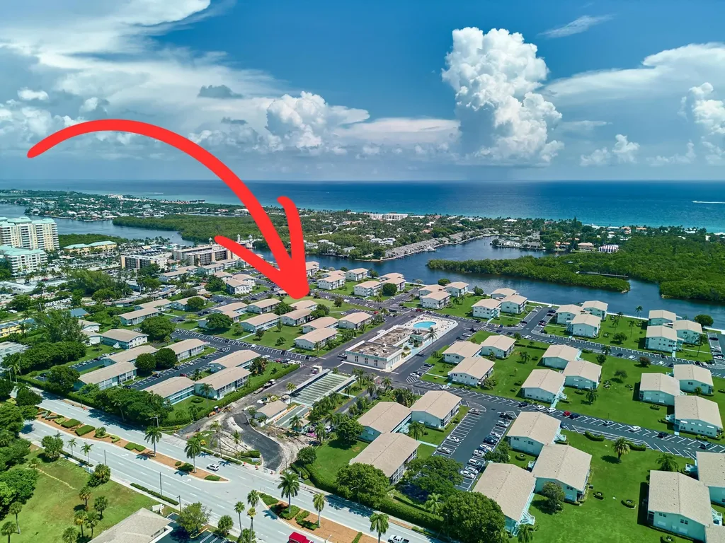 320 W Horizons W Boynton Beach FL 33435