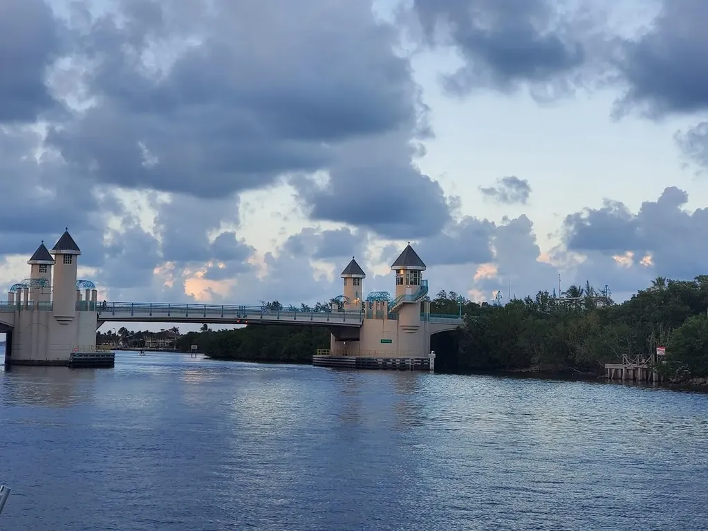 320 W Horizons W Boynton Beach FL 33435