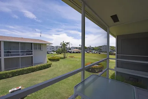 320 W Horizons W Boynton Beach FL 33435