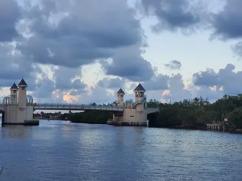 320 W Horizons W Boynton Beach FL 33435