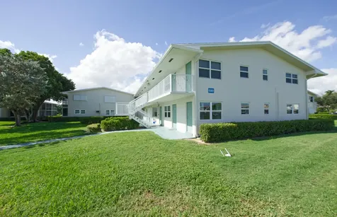 320 W Horizons W Boynton Beach FL 33435