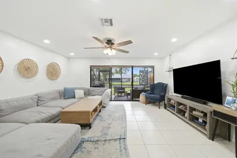 4737 NW 82nd Avenue Lauderhill FL 33351