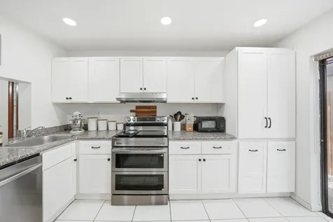 4737 NW 82nd Avenue Lauderhill FL 33351