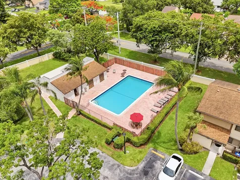 4737 NW 82nd Avenue Lauderhill FL 33351