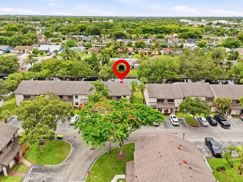 4737 NW 82nd Avenue Lauderhill FL 33351