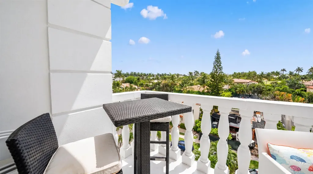 330 Cocoanut Row Palm Beach FL 33480