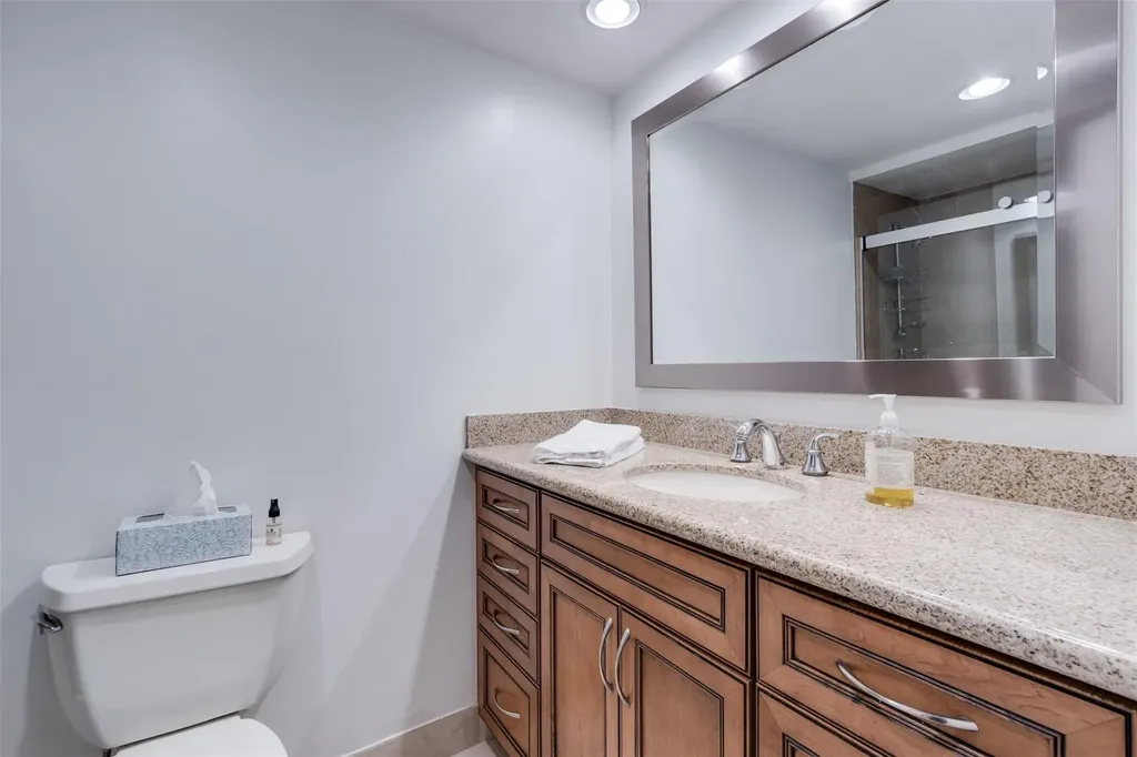 2500 NE 48th Lane Fort Lauderdale FL 33308